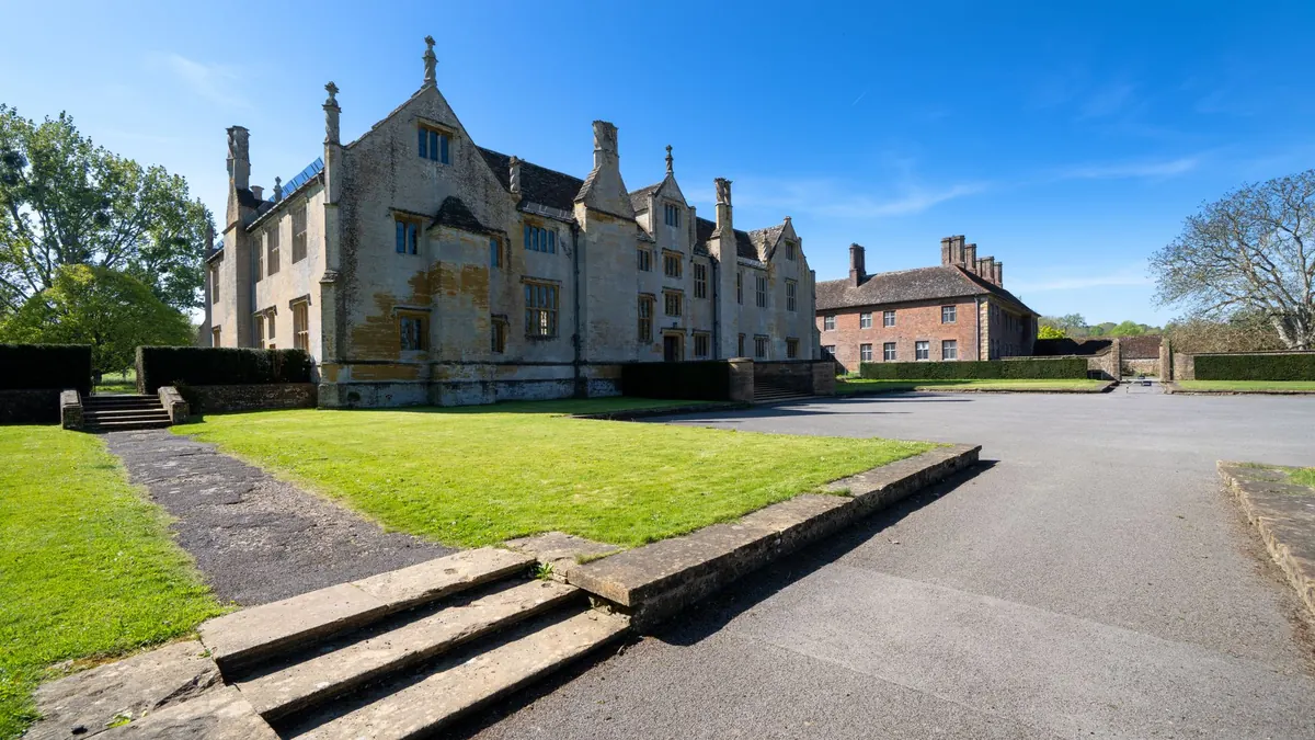 The Lost Manor Houses of the English Countryside: Five Demolished Estates and Their Stories