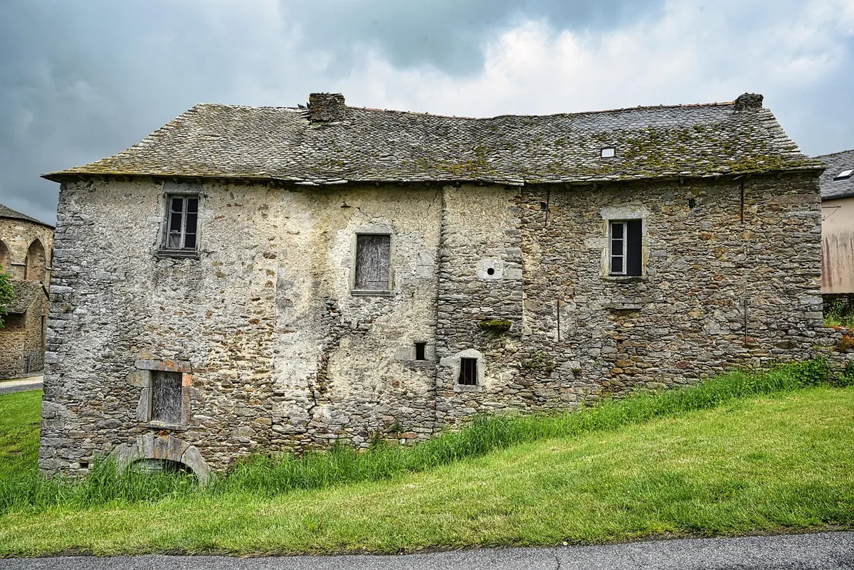 The Role of the Dower House in English Manor Estates: A Historical Explainer